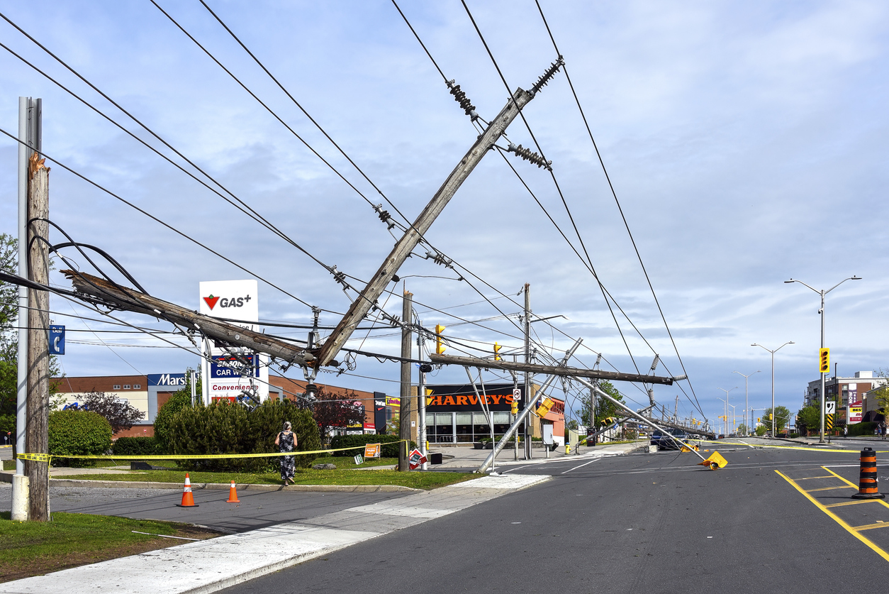 Power lines and traffic lights down in Ottawa after severe storm